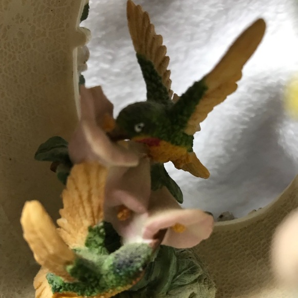 Rare Vintage 1980’s Hummingbird Musical Moving Egg - Picture 8 of 8